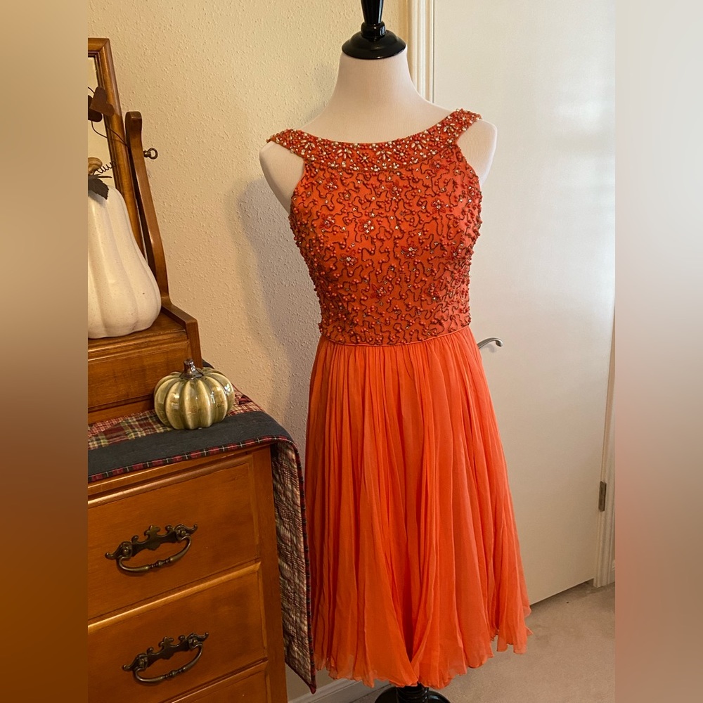 RARE PAT SANDLER GORGEOUS FULL CHIFFON SKIRT. BEADED BODICE. AMAZING COLOR